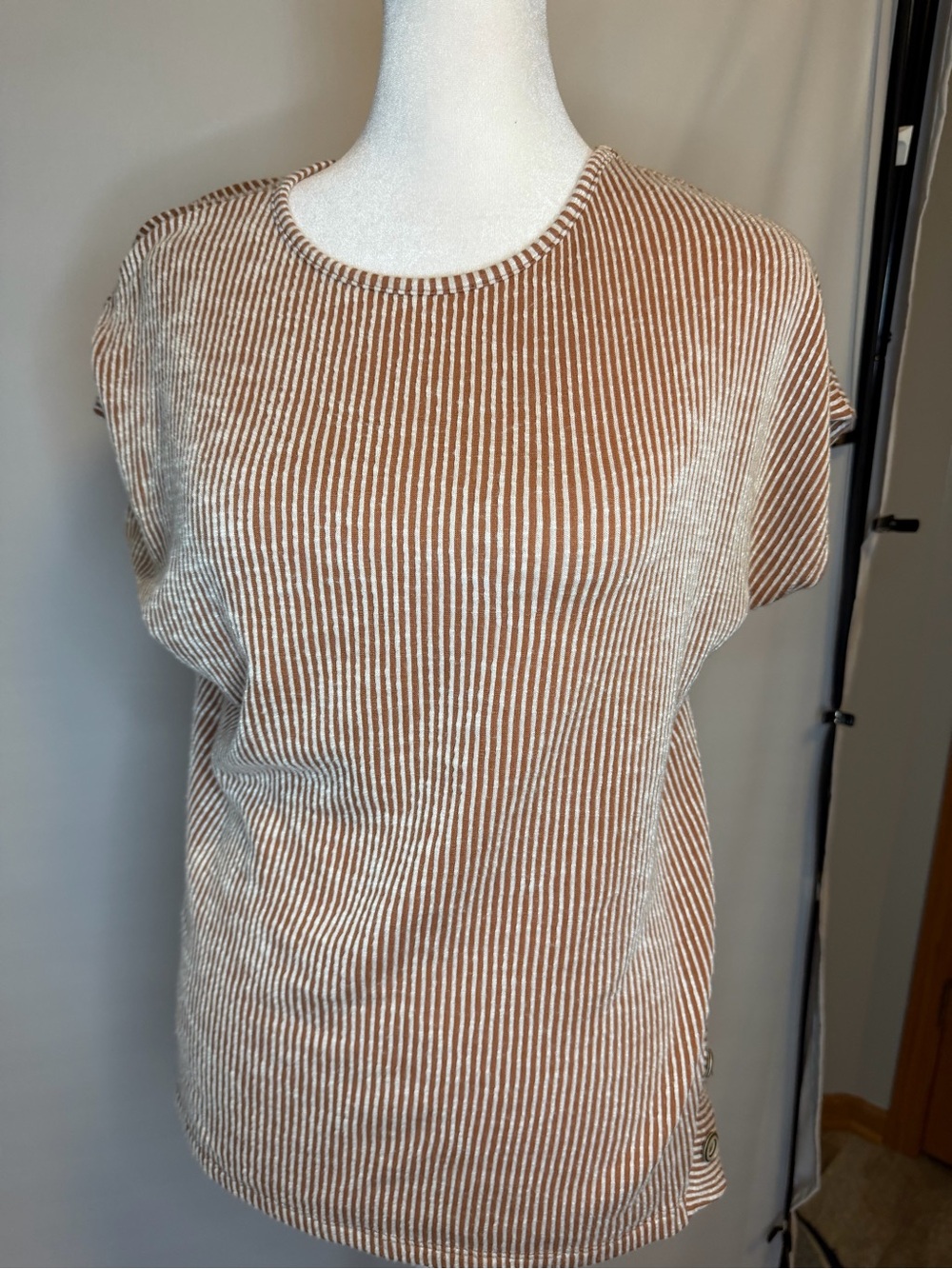 Short Sleeve Textured/Ribbed Tee in Light RustyRose & White Stripe, 3-Buttons